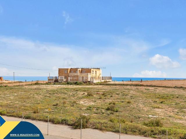 Piso en venta en Torrevieja, Zona Playa de los Locos. Apartamento con piscina comunitaria, en la provincia de Alicante, en la ciudad de Torrevieja, en la zona de Playa de los Locos. 3. Pisos.