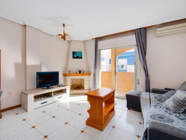 Piso en venta en Torrevieja, Zona Playa de los Locos. Apartamento a solo un minuto a pie de la playa de Los Locos. Pisos.