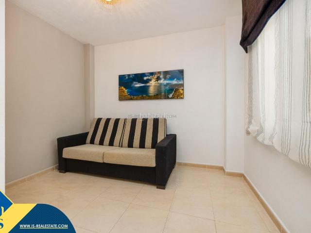 Piso en venta en Torrevieja, Zona Playa del Cura. Apartamento con terraza, en la provincia de Alicante, en la ciudad de Torrevieja, en el barrio de Playa del Cura. 2 habitaciones. Pisos.