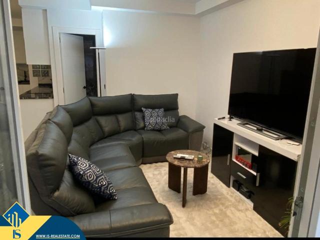 Piso en venta en Torrevieja, Zona Playa del Cura. Apartamento reformado con piscina comunitaria, en la provincia de Alicante, en la ciudad de Torrevieja, en el barrio de Playa del. Pisos.