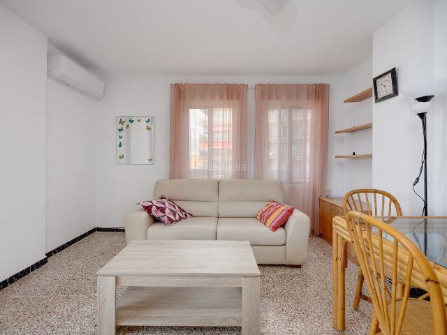 Piso en venta en Torrevieja, Zona Playa del Cura. El Sueño del Mediterráneo a Tus Pies: Exclusiva Vivienda en Primera Línea. Pisos.