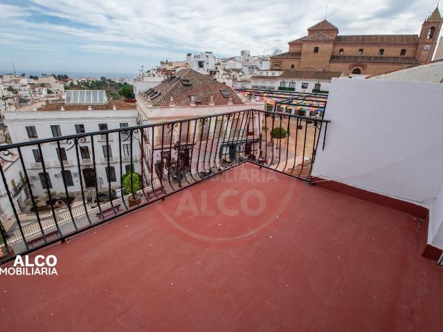 Piso en venta en Torrox, Torrox Pueblo. Amplio apartamento de 89 m ubicado en la tercera planta, en pleno corazón de Torrox Pueblo, con una magnífica terraza orientada al. Pisos.