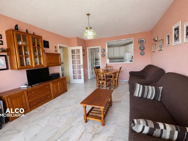 Piso en venta en Torrox, Centro Internacional. Vivienda con vistas al mar en Costa del Oro Torrox Costa Málaga Te presentamos esta fantástica vivienda situada en la conocida ur. Pisos.