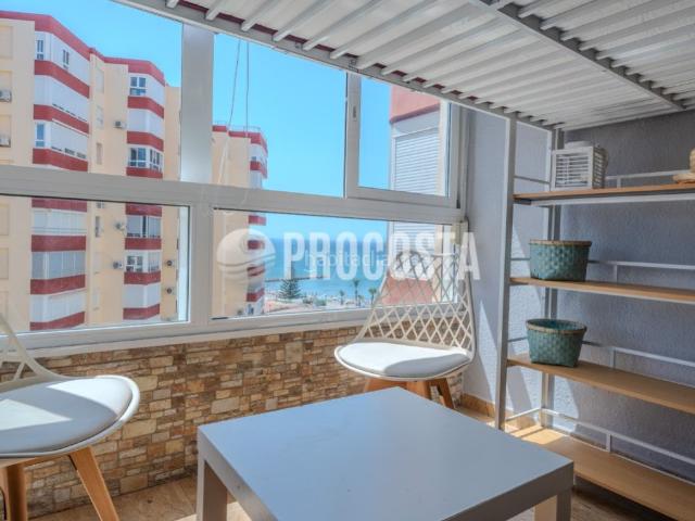 Piso en venta en Torrox, Centro Internacional. ESTUDIO CON VISTAS AL MAR, PISCINA Y ACCESO DIRECTO A LA PLAYA EN TORROX COSTA. Pisos.