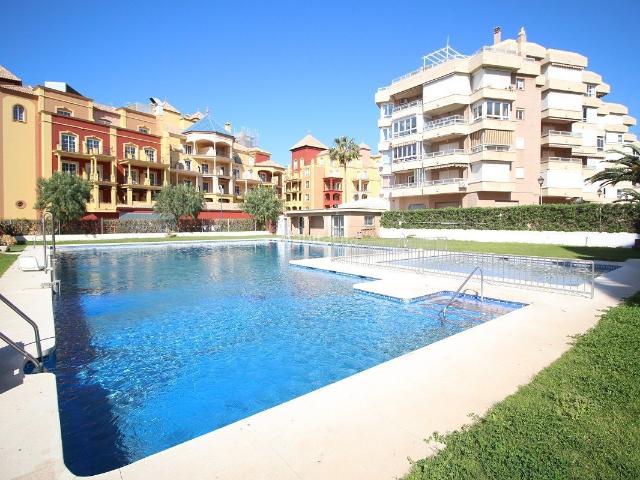 Piso en venta en Torrox, Centro Internacional. Piso en primera línea de playa en Torrox Costa. Pisos.