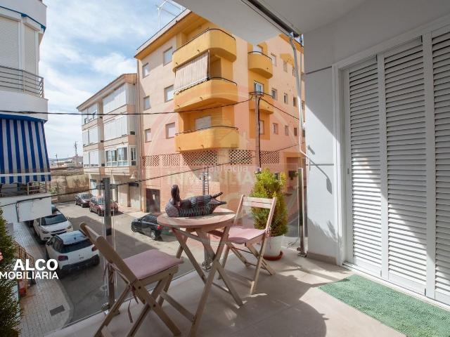 Piso en venta en Torrox, El Morche. Piso en EL MORCHE Se vende magnífica vivienda, situada en una ubicación privilegiada, a tan solo 300 metros de la playa y del pase. Pisos.