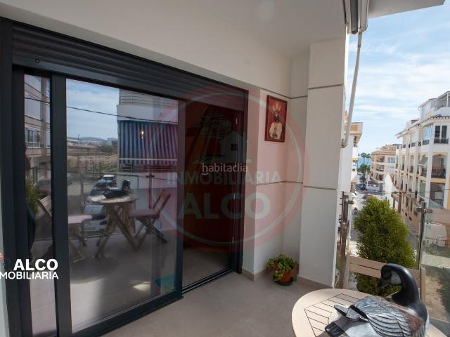 Piso en venta en Torrox, El Morche. Piso en EL MORCHE Se vende magnífica vivienda, situada en una ubicación privilegiada, a tan solo 300 metros de la playa y del pase. Pisos.