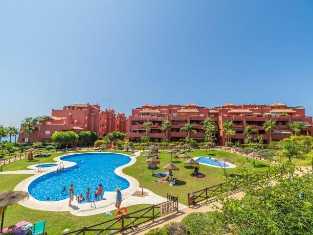 Piso en venta en Torrox, El Peñoncillo. Piso en primera línea de playa. Pisos.