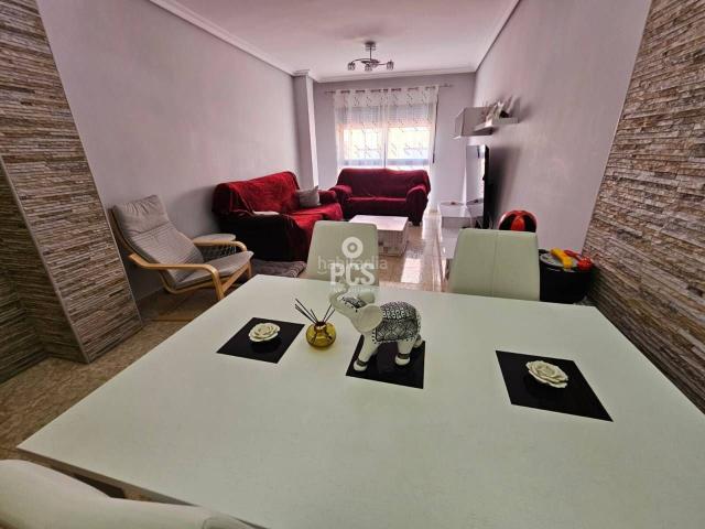 Piso en venta en Totana. Venta de piso en Totana comodidad y espacio en un primer piso. Pisos.