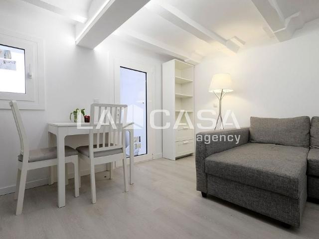 Piso en venta en travesía De Gràcia, Barcelona, de 42 m² 1 habitación por 245.000