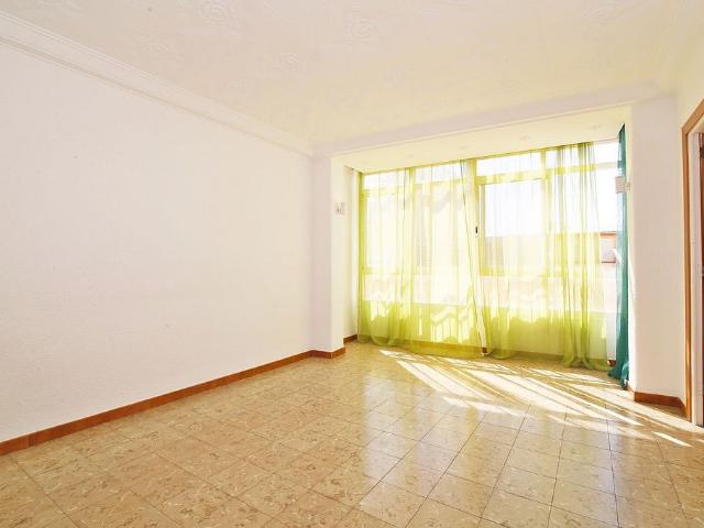 Piso en venta en travesía De Les Corts, Hospitalet de Llobregat, L´, de 56 m² 3 habitaciones por 315.000