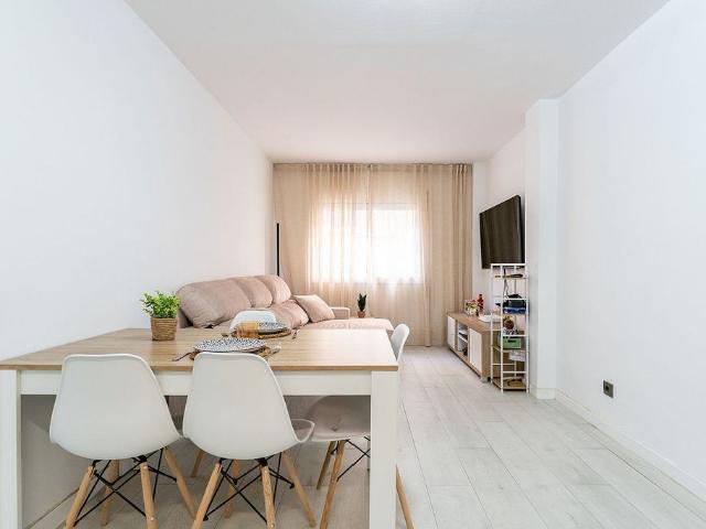 Piso en venta en travesía De Sant Pau, Reus, de 50 m² 1 habitación por 120.000