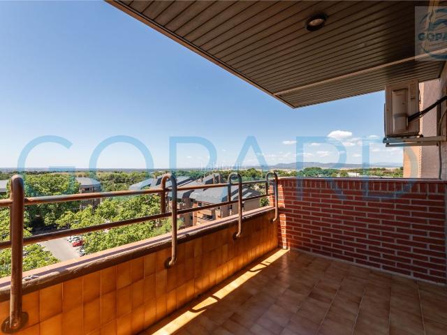 Piso en venta en Tres Cantos, Primera Fase Nuevo Tres Cantos. Inmobiliaria Gopard vende piso en Tres Cantos con muchas posibilidades. Pisos Tres.