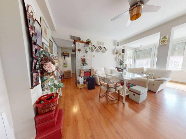 Piso en Venta en Triana Este
