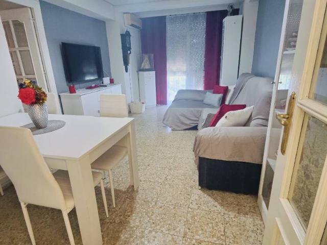 Piso en Venta en Triana Oeste