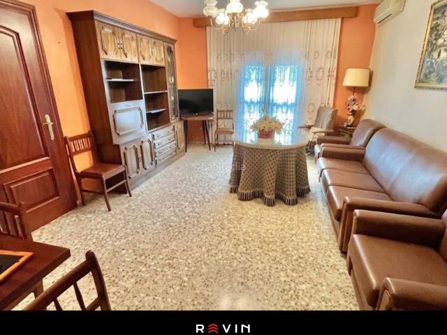 Piso en venta en Úbeda. Vivienda de 100 m² construidos en la calle Cazorla, en Úbeda, en una zona residencial consolidada. Pisos.