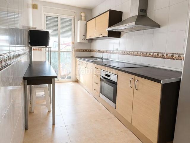 Piso en venta en Ubrique, Casco antiguo Convento Caldereto. Amplio piso en venta con ascensor y patio de 35 m2. Pisos.