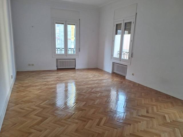 Piso en venta en Universidad Malasaña 28004