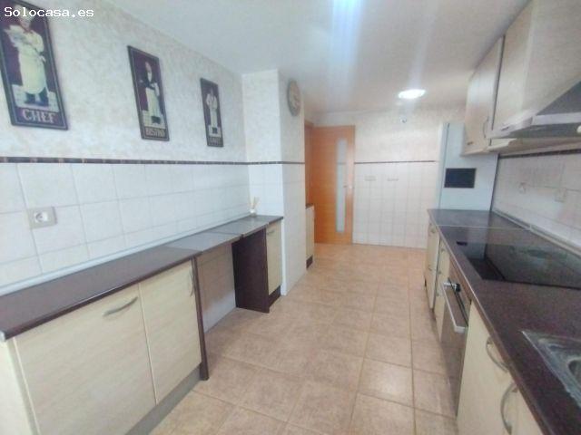 PISO EN VENTA EN URBANIZACIÓN CON PISCINA, GARAJE DOBLE TRASTERO Y 3 DORMITORIOS ALICANTE PUERTO P