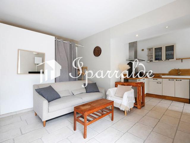 Piso en venta en Hendaye. EXCLUSIVA precioso Piso en Villa de dos dormitorios con terrazón, Jardín y aparcamiento. Pisos.