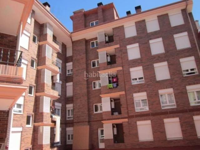 Piso en venta en Usansolo. Pisazo Con Ascensor A Cota 0 De 3 Habitaciones, Garaje Y Trastero En Usansolo. Pisos.