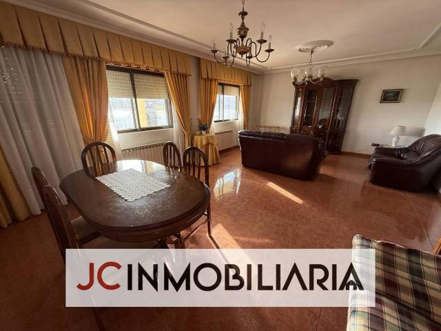 Piso en Venta en Valoria la Buena
