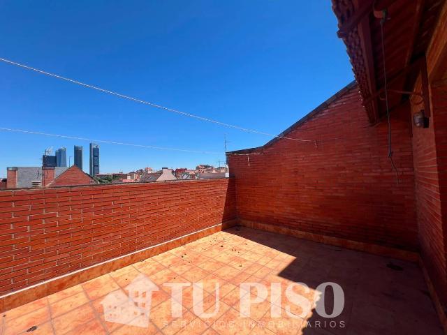 Piso en Venta en Valdeacederas