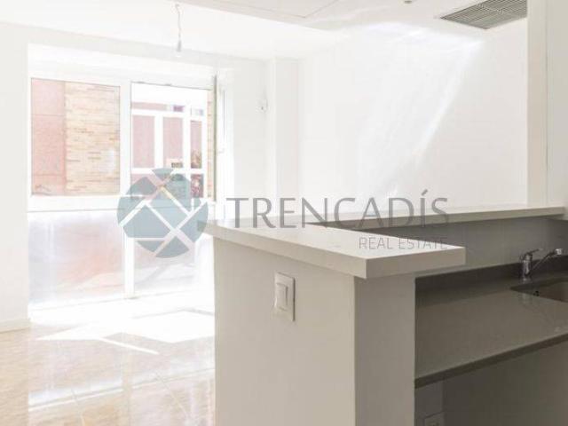 Piso en Venta en Valdeacederas