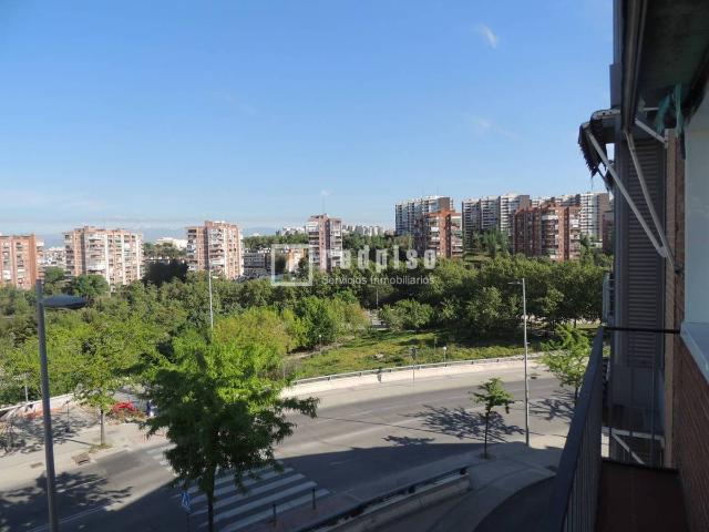 Piso en Venta en Valdeacederas