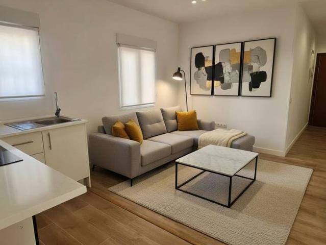 Piso en Venta en Valdeacederas