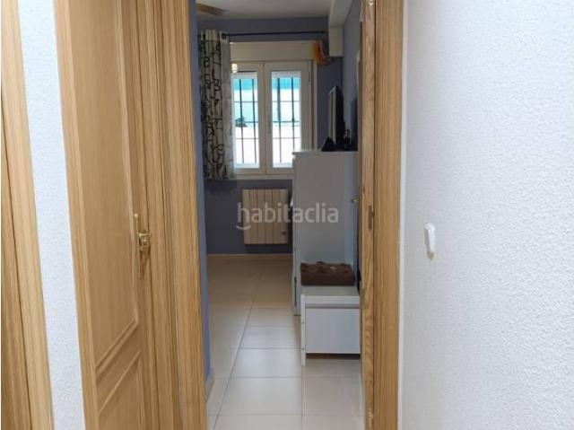 Piso en venta en Valdeavero. SE VENDE PISO BAJO DE DOS DORMITORIOS CON GARAJE EN VALDEAVERO. Pisos.