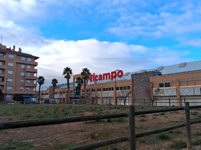 Piso en Venta en Valdefierro
