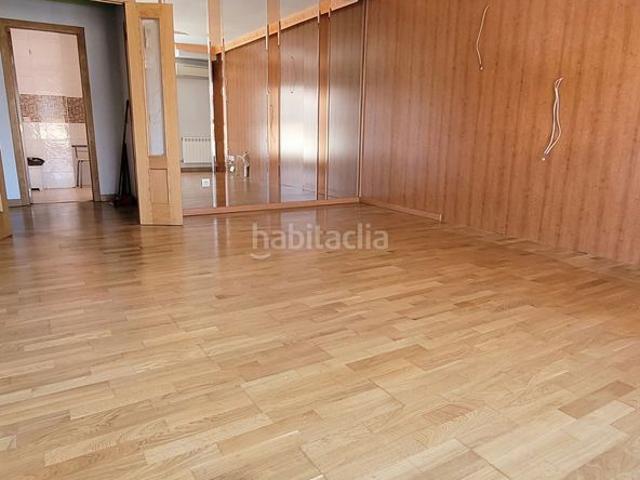 Piso en venta en Valdemoro, Hospital. OPORTUNIDAD PISO DE 4 HABITACIONES Y 2 BAÑOS EN URBANIZACIÓN CON PISCINA, INCLUYE GARAJE Y TRASTERO. Pisos.