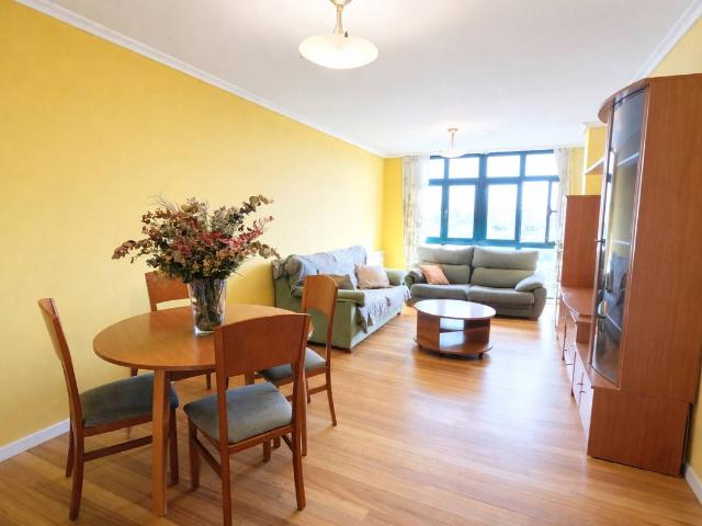 Piso en Venta en Valdenoja