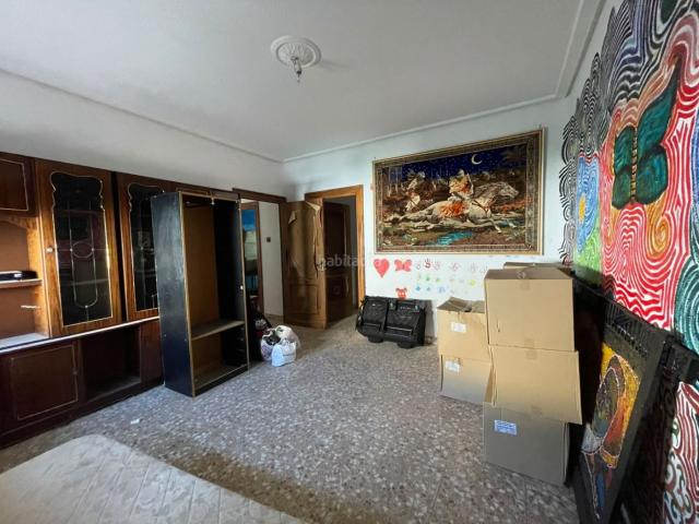 Piso en venta en Valdepeñas. Piso en venta en Paseo de la Estación, 4 dormitorios. Pisos.