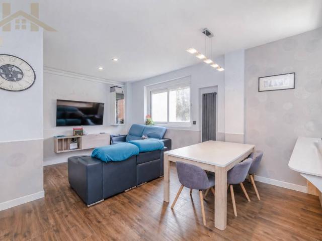 Piso en Venta en Valdezarza