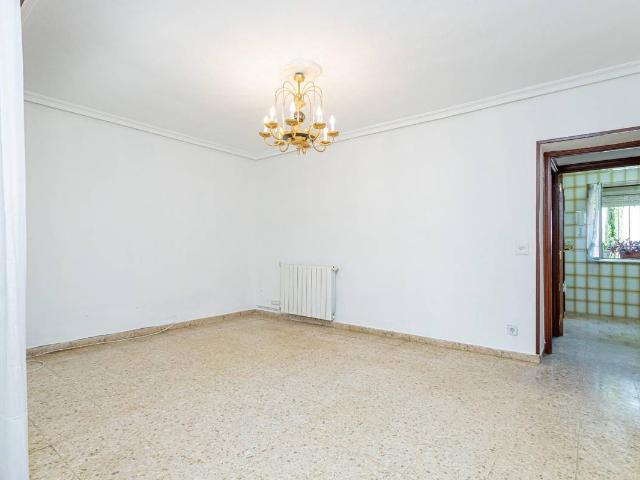 Piso en Venta en Valdezarza
