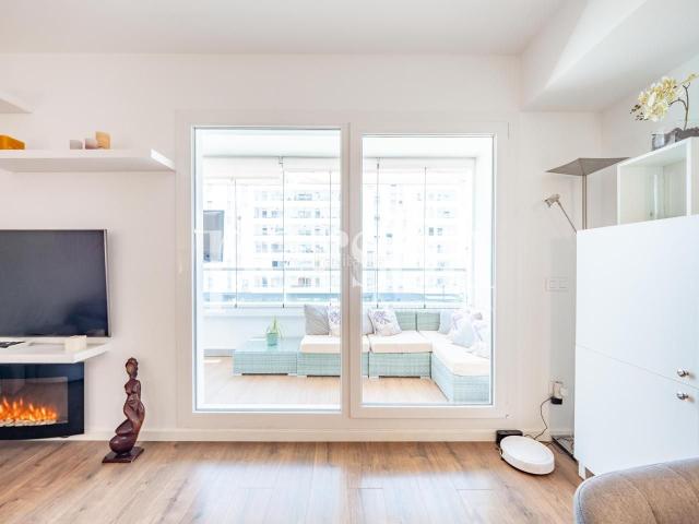 Piso en venta en Valencia, Malilla. Elegante vivienda con diseño único de 2 habitaciones en Residencial con Piscina. Pisos.