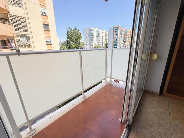 Piso en venta en Valencia, Malilla. Vivienda en venta en Malilla cómoda, bien distribuida y con gran potencial. Pisos.