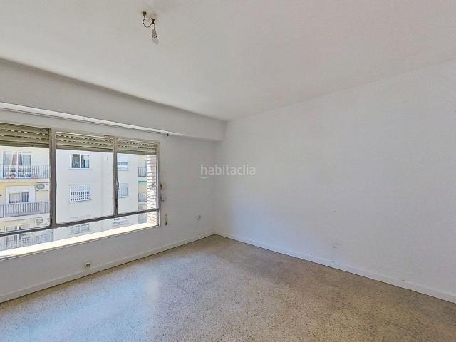 Piso en venta en Valencia, Marxalenes. Amplia vivienda de 134 m2 junto al Jardín del Turia con garaje opcional. Pisos.