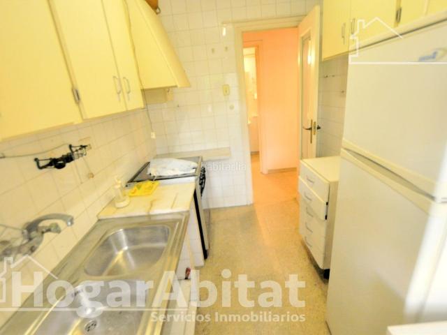 Piso en venta en Valencia, Marxalenes. EXTERIOR CON GARAJE Y BALCÓN. Pisos.