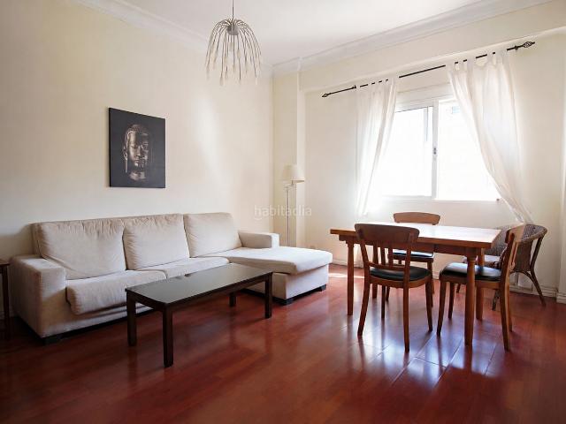 Piso en venta en Valencia, Mestalla. Vivienda luminosa y tranquila en una de las zonas con mayor proyección de Valencia. Pisos.