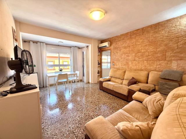 Piso en venta en Valencia, Mont Olivet. Acogedor Piso en Venta en En Corts, Valencia por 260.000. Pisos.