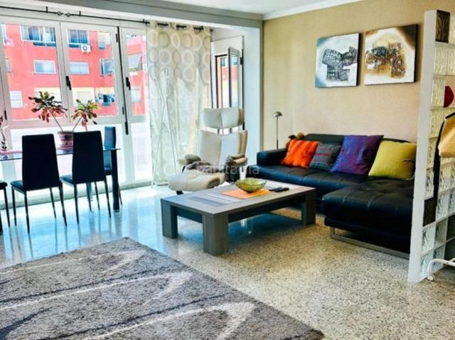 Piso en venta en Valencia, Mont Olivet. EXTERIOR CON GARAJE Y ASCENSOR JUNTO AL JARDÍN DEL TURÍA. Pisos.