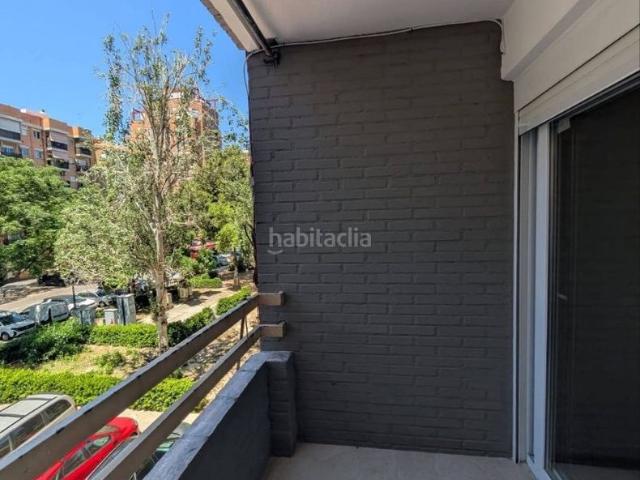 Piso en venta en Valencia, Na Rovella Hermanos Maristas. Piso recién reformado de 95 m² con balcón en Quatre Carreres. Pisos.