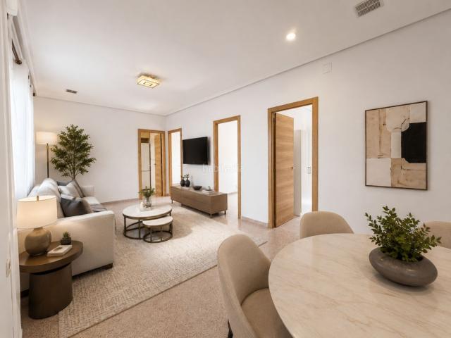 Piso en venta en Valencia, Na Rovella Hermanos Maristas. UN PISO CON LUZ, AMPLITUD Y TODO EL POTENCIAL PARA CONVERTIRSE EN TU NUEVO HOGAR!Hay viviendas que destacan desde el primer moment. Pisos.