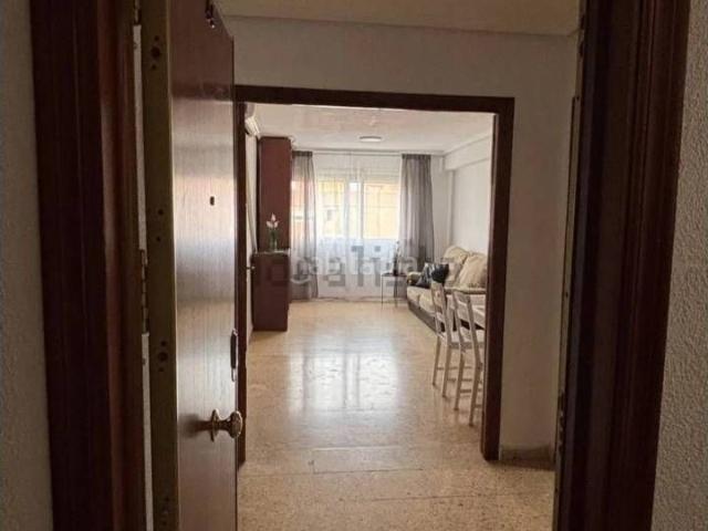 Piso en venta en Valencia, Na Rovella Hermanos Maristas. Venta de piso de 3 habitaciones en Na Rovella, València Capital. CON ASCENSOR. Pisos.