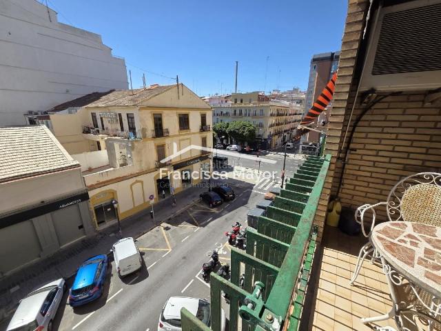 Piso en venta en Valencia, Aiora. 3 DORMITORIOS Y 2 BAÑOS, ASCENSOR Y BALCÓN, JUNTO AVENIDA DEL PUERTO. Pisos.