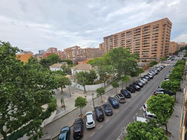 Piso en venta en Valencia, Algiros