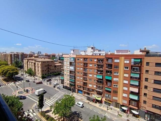 Piso en venta en Valencia, Algiros